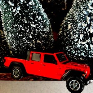 Jeep Gladiator Rubicon. Hallmark Keepsake Ornament